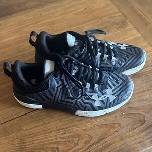 Under Armour Black and Gray Patterned Sneakers